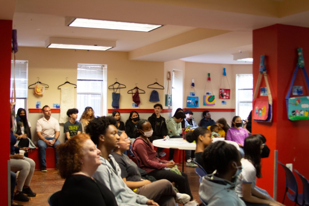 LAYCDC's tweet photo. Here at LAYC, art inspires our youth. Congrats to the DC Teen Center youth for showcasing their fantastic art and projects. A huge shout out to our DC Teen Center staff for creating spaces for our youth to express themselves. #TBT #YouthCreate #LAYC https://t.co/YYgLmIjhwR