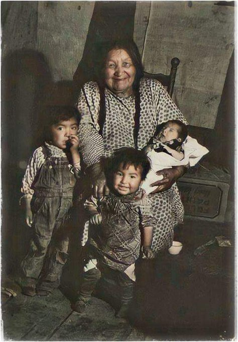 Indigenoususa's tweet photo. Smiling gramma &amp; her grand babies, 1940. Montana.❤️ https://t.co/z3gLYcpGrm