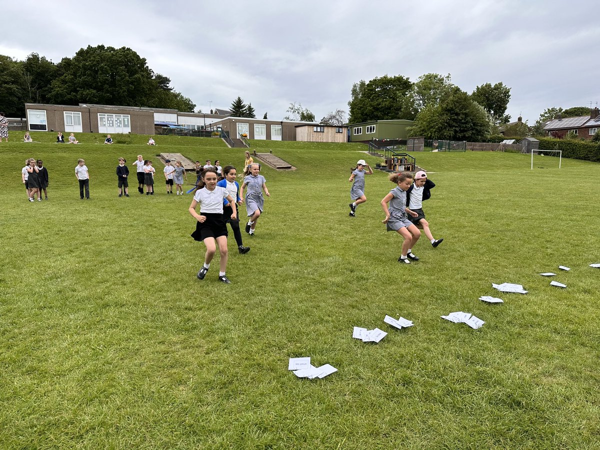 LingototWYorks's tweet photo. 3 part active French learning with Year 3 today….
Step 1: draw around the smallest person in your group
Step 2: relay race to find all the French body parts
Step 3: work as a team to label their flat Stanley
#activefrench #primarylanguage #wakefieldprimaryschools https://t.co/eyICxuYkT2