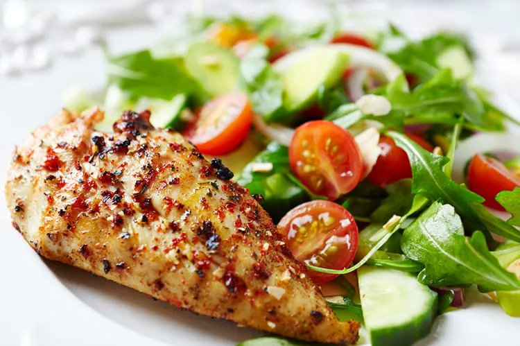 Ready to make change happen? Begin by stocking your kitchen and pantry with foods for weight loss success. Here’s the ultimate Weight Watchers grocery list, including recipes using each ingredient so you can start that new-you meal plan. buff.ly/431rY2G