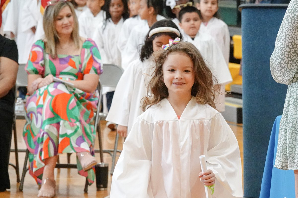SawyerRoad's tweet photo. Congratulations to our Kindergarten students! Say goodbye to Kindergarten and Hello to First Grade!

¡Felicitaciones a nuestros alumnos de Kindergarten! ¡Diga adiós al jardín de infantes y hola a primer grado!
@MariettaCitySch  #reachforthestars https://t.co/jbZ2lQaeO9