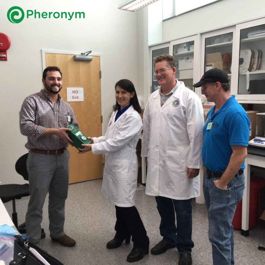Great pic of Dr. <a href="/KaplanSchiller/">Dr. Fatma Kaplan</a> at the Space Life Sciences Laboratory at the Kennedy Space Center, handing the <a href="/astronematode/">AstroNematode</a> to Jacob Scoccimerra (@Nanoracks) to put it on the <a href="/SpaceX/">SpaceX</a> Dragon capsule CRS-19.

 <a href="/kcschiller/">Karl Cameron Schiller</a> <a href="/USDA_ARS/">Agricultural Research Service</a> <a href="/SpaceFlorida/">Space Florida</a> <a href="/ExploreSpaceKSC/">Kennedy Space Center Visitor Complex</a> #spaceag