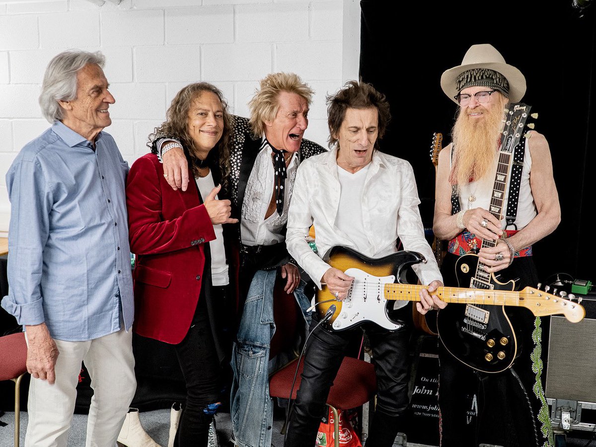 jmcl_gtr's tweet photo. Thank you for the fotos @RossHalfin Thank you Eric for reuniting us all.  @jeffbeckmusic Tribute ! https://t.co/A5K3Yf9eDX