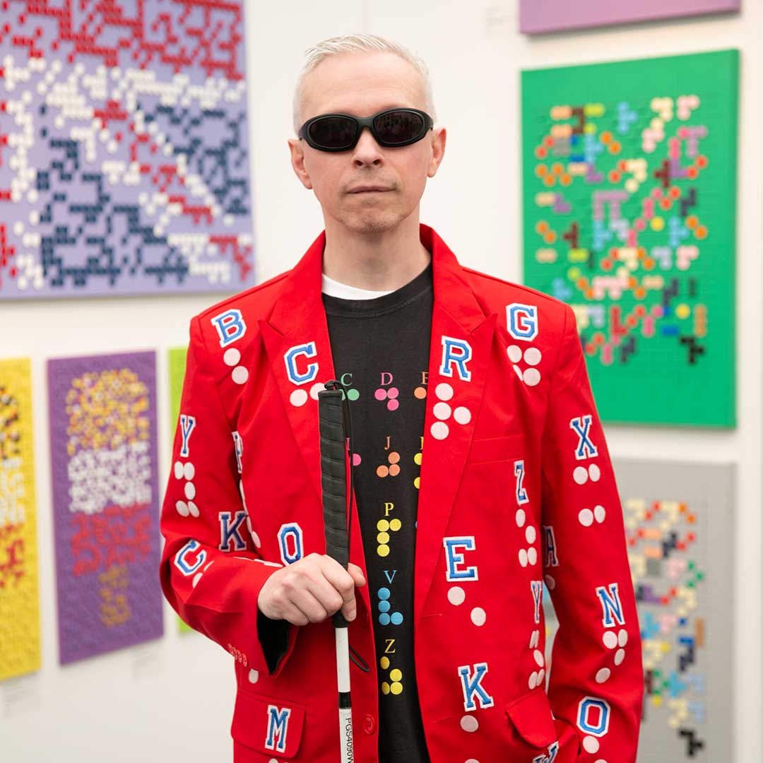 Clarke Reynolds is a talented blind artist unlocking the world of visual art through touch! After losing his sight, Clarke found a way to fulfill his dream using braille.
Don't miss his inspiring story on BBC Outlook👇
bbc.co.uk/sounds/play/w3…

#braille #inclusiveart #inspiration