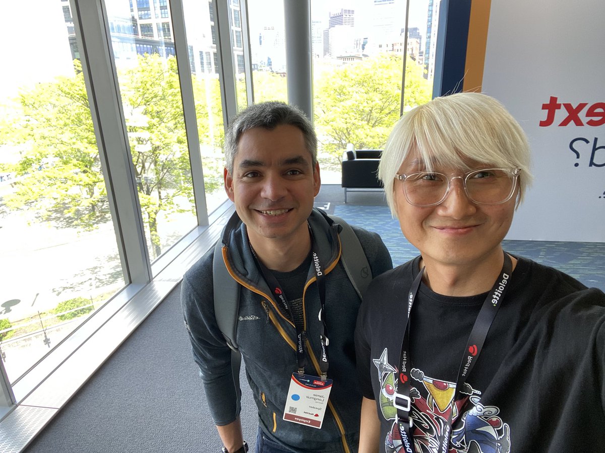 <a href="/jamielongmuir/">Jamie Longmuir</a> happy to see you, my service mesh fellow 🤩🤩🤩 <a href="/RedHatSummit/">Red Hat Summit</a>