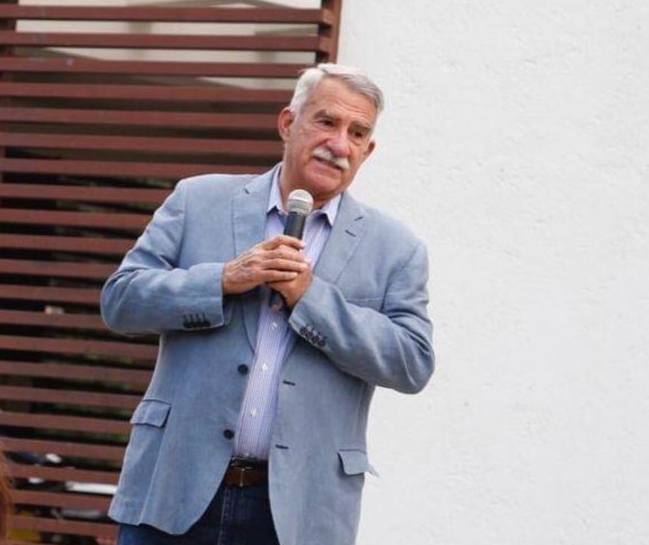 paco_fraile's tweet photo. Somos un país que tiene una constitución y debemos respetarla y sujetarnos a ella, no a los caprichos de los legisladores. Por ello la importancia de pensar muy bien para las siguientes elecciones, que los congresos deben de estar en manos de personas sensatas que respeten la ley https://t.co/BLymG0koms