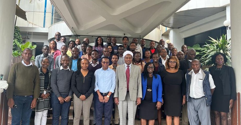 benogeh's tweet photo. I was privilege to make my contribution during a multi stakeholder platform to promote policy discussions on particular themes around ending plastic pollution in 🇰🇪 . This was in line with the ongoing #INC on global #plastictreaty. And our priority was clear; let's 🔚 this. https://t.co/y5rrjPvgL6