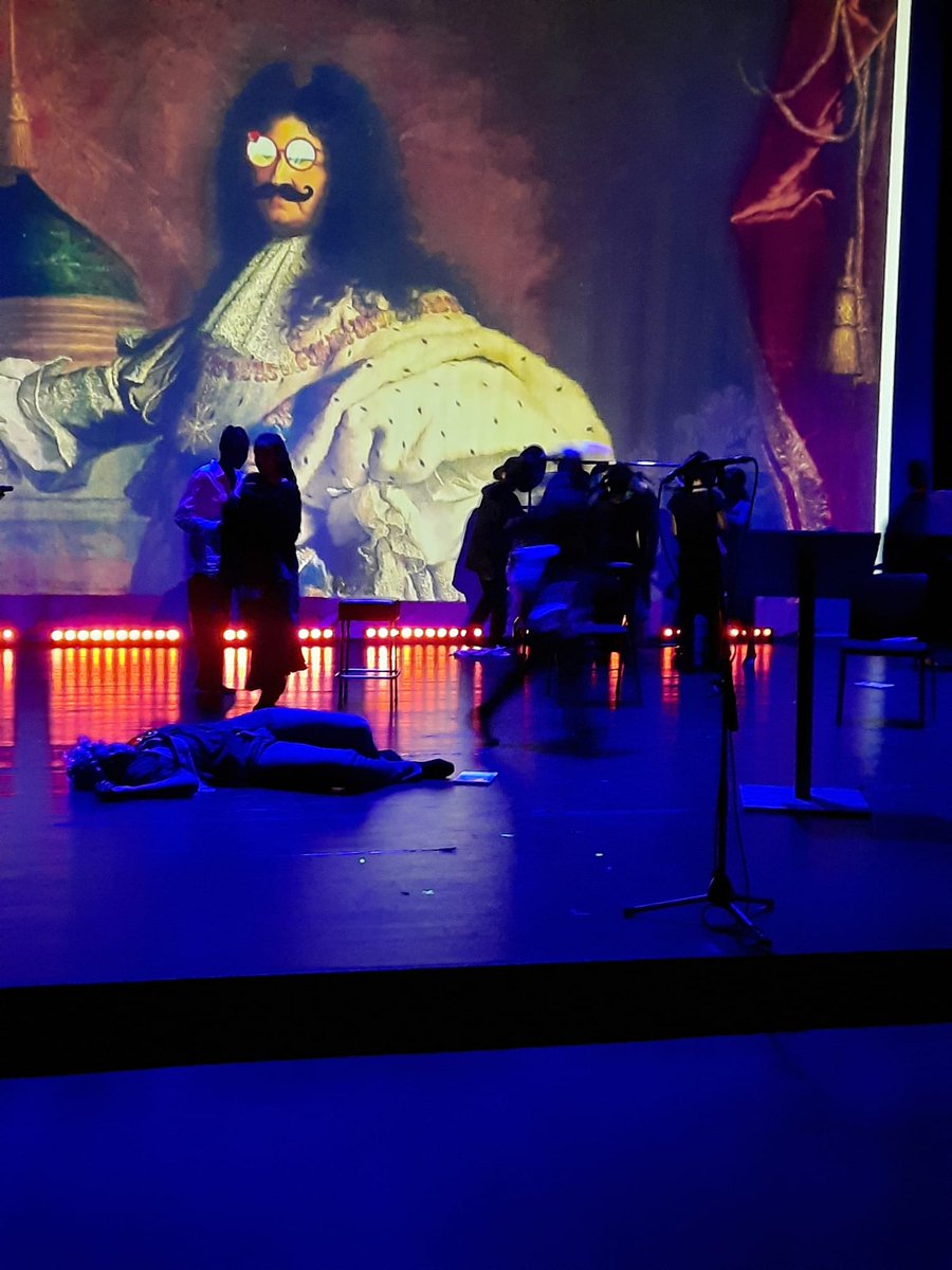 College_Jaubert's tweet photo. "Le procès du Molière imaginaire" est le nom du superbe spectacle  donné par les élèves de l'atelier théâtre animé par Mmes Coustou et Gaziello au @College_Jaubert https://t.co/Uc2eSklPaL