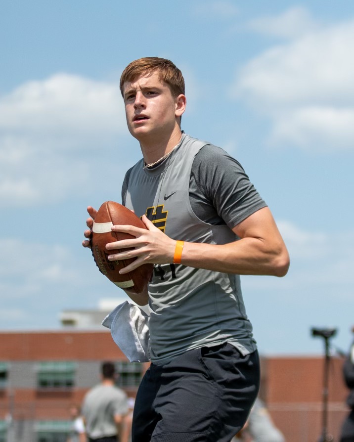 Stumpf_Brian's tweet photo. Over 60 top signal callers from 22 different states came out to compete Sunday at the final #Elite11 regional in State College - here are the top performers from the 9⃣-throw Pro Day station 📷🏈🎯 https://t.co/jVbSvmRh9N