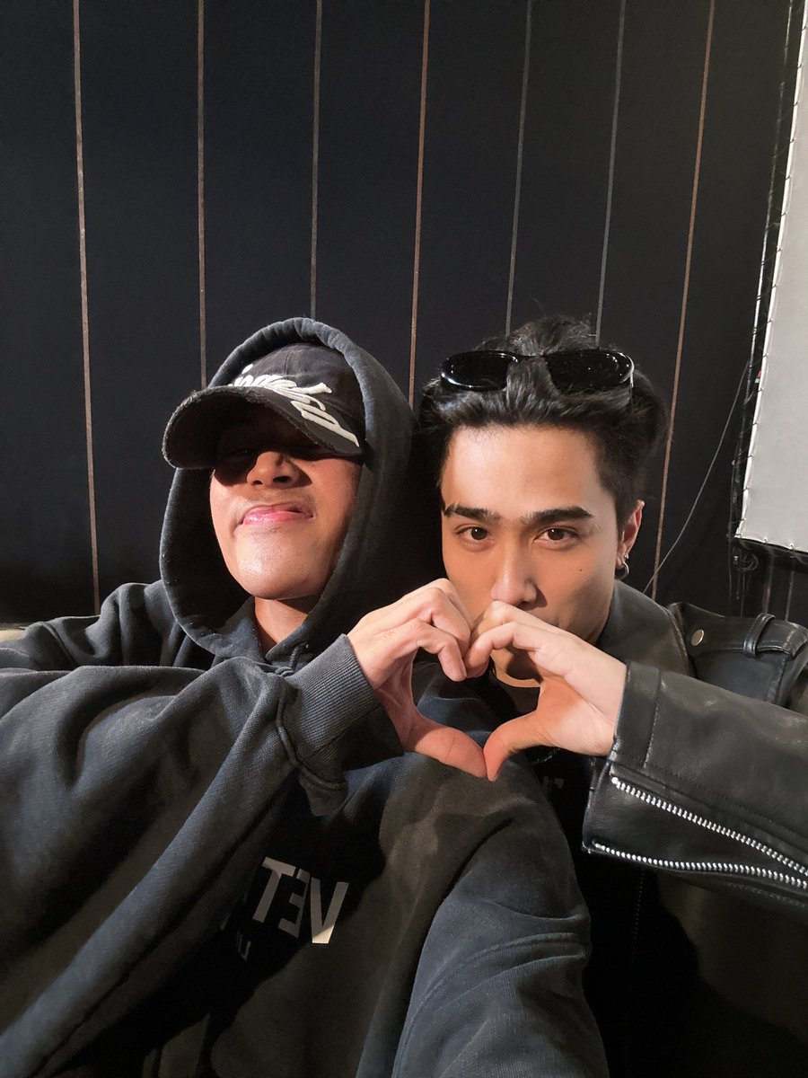 krsjcfjs's tweet photo. I love you two so much @felipsuperior @JoshCullen_s 🖤❤️

#JOKEN https://t.co/cJ5CL79k6q