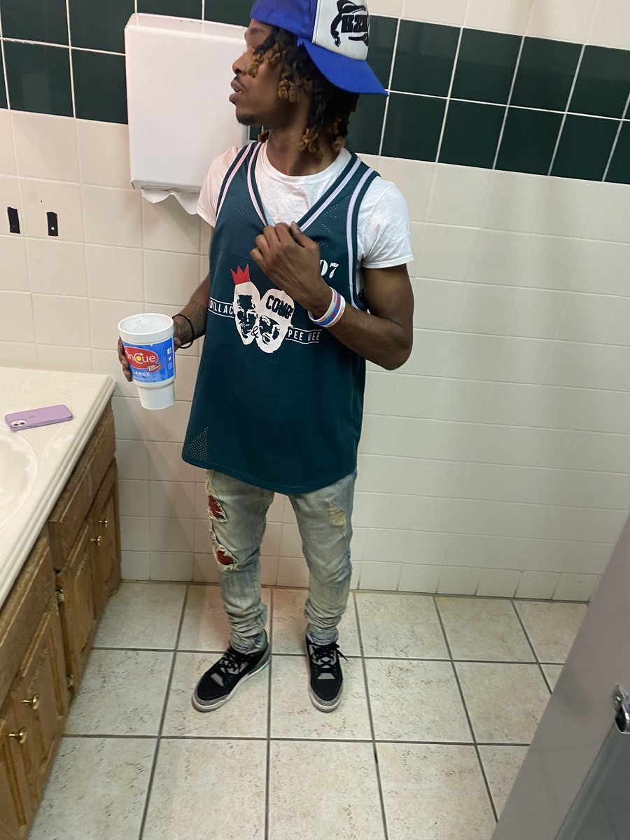 BtdFlashhh's tweet photo. I reall be doing dem thangs that dem ni**as impersonating 💯🆙 https://t.co/3jzzD7D8Q0