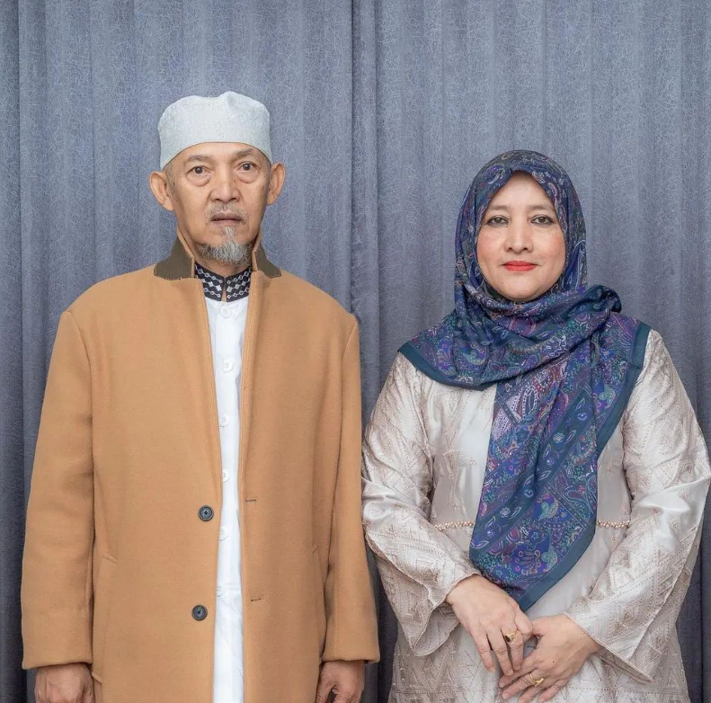 HIDJKSL's tweet photo. Ijazah Wirid Untuk Ibu Hamil
dari Ummi. Hj. Azzah Noor Laila M. Lirboyo

Setiap hari membaca:
1. Surat Yasin dan Al-Waqiah ⤵️⤵️ https://t.co/0Ot9mJlubY