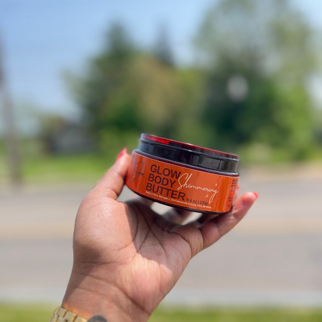 ellejaeessntls's tweet image. Pure Body Butter Bliss! ✨✨
Packed with shimmer and no fragrance added, our GLOW Butter is a summer must-have! 

Get 25% off select items in-store and online this week! 

#textureshot #glowbutter #shimmerbutter #glowoil #Shimmeroil #bodybutter #ellejaeessential...