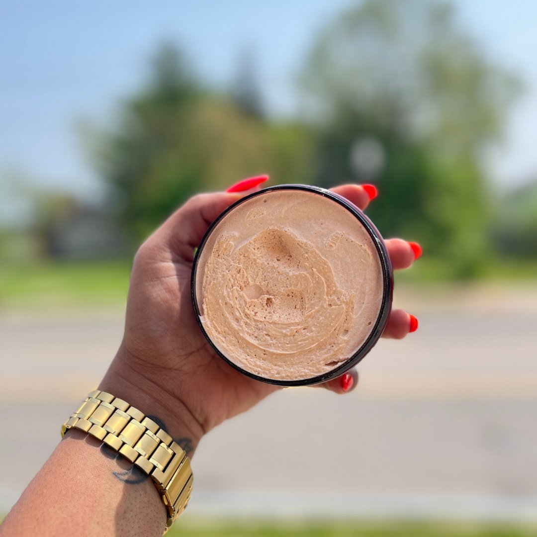 ellejaeessntls's tweet image. Pure Body Butter Bliss! ✨✨
Packed with shimmer and no fragrance added, our GLOW Butter is a summer must-have! 

Get 25% off select items in-store and online this week! 

#textureshot #glowbutter #shimmerbutter #glowoil #Shimmeroil #bodybutter #ellejaeessential...