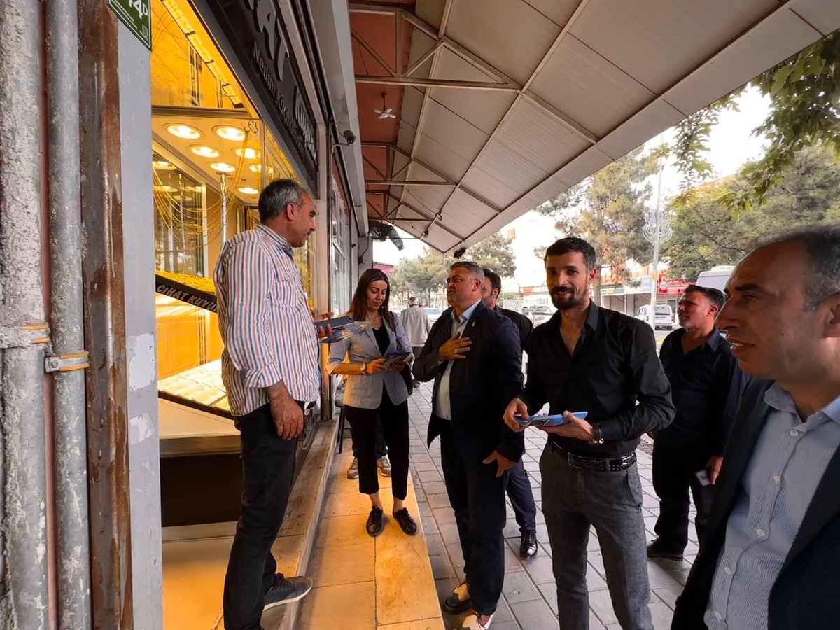 İl Kur. Başkanımız <a href="/AvAhmetTuysuz/">Av. Ahmet TÜYSÜZ</a> İlçe Başkanımız <a href="/HalilDemirda9/">Halil Demirdağ</a>  GP Eyyübiye İlçe Başkanı <a href="/SuphiKara10/">Suphi Kara</a> Kadın Kolları Başkanımız <a href="/ArkanRuken/">Ruken Arkan Öncel</a> Gençlik Ç. Başkanımız <a href="/HasanCakici63/">Hasan Çakıcı</a> Eyyübiye’de CB. Sn. <a href="/kilicdarogluk/">Kemal Kılıçdaroğlu</a> için esnaf ziyaretinde destek topladı.

<a href="/devapartisi/">DEVA Partisi</a> <a href="/alibabacan/">Ali Babacan</a>