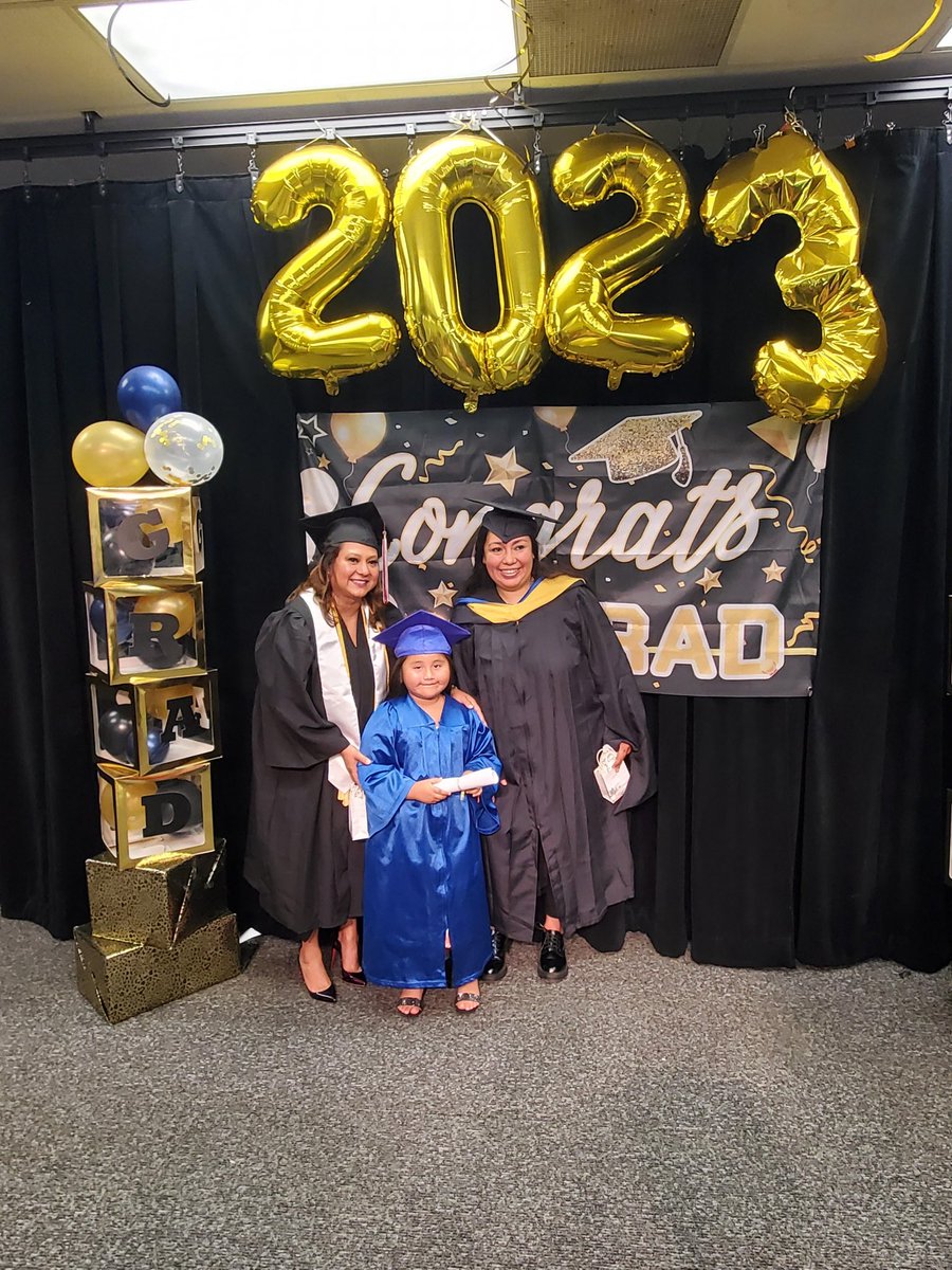 Today was the Day of the HGPreK Graduation. Thanks to all the families, STAFF, and students for attending this event. PreK Teachers first supporters of Higher Education for all our students wearing 🎓 and Gowns- #GISDAVID @ChasityDBass @delcinw @HGES_Roadrunner #GISDPREK