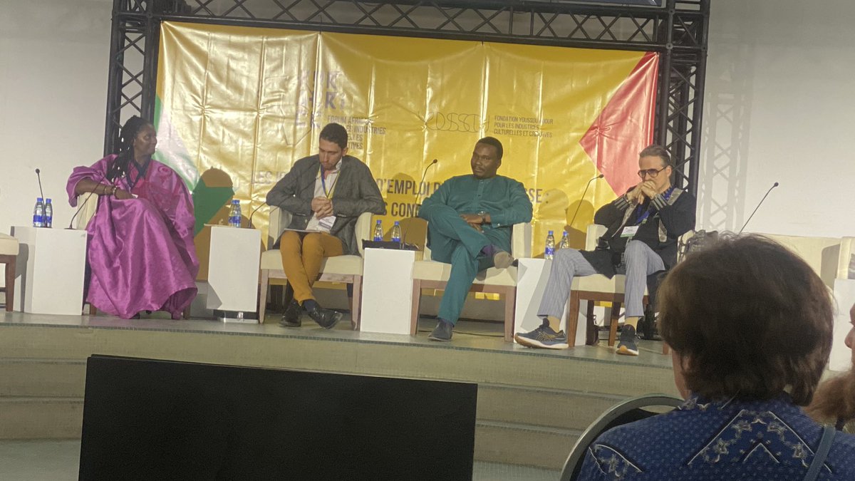 SocialNetLink's tweet photo. Histoires inspirantes en #TEDEX Style
avec @SobelAzizNgom, @ChangeFactors, Directeur de @CjsSenegal
David Brolliet, Collectionneur, producteur audio-visuel, mécène
@NathalieVairac, Actrice au The Public Theater #ForAfrICC #Senegal #Fondation @YoussouNdourSN #Kebetu #Culture https://t.co/WyXlilsvJX