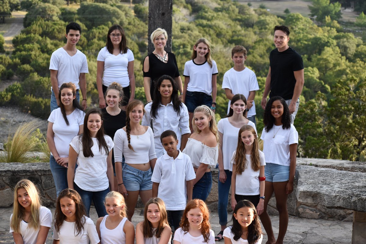 TexasEntourage's tweet photo. MODELING &amp; ACTING SUMMER CAMP: June 11-14, 2023
Register Today!  Open to all kids ages 8-18 years old. https://t.co/ecu8x0wQmF https://t.co/JqAQYNlCVU