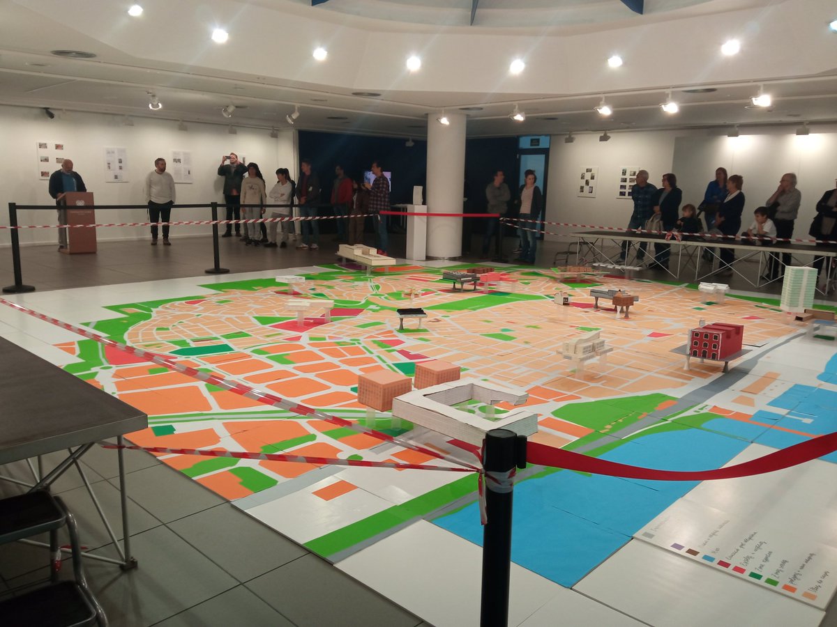 Ins Laia l'Arquera (@inslaialarquera) on Twitter photo Inauguració <a href="/MaquetemMat/">Maquetem</a> a la <a href="/FundacioIluro/">Fundació Iluro</a>
Un gran projecte de ciutat elaborat per l'alumnat de secundària.
<a href="/EducacioMataro/">Educació Mataró</a> <a href="/SEmataro/">SEZ Mataró (CRP, EAP i LIC)</a> <a href="/SSTTMVO/">ST_MVO</a> <a href="/INS_Campeny/">INS DAMIÀ CAMPENY</a> <a href="/Ins5Senies/">Institut Les Cinc Sénies</a> <a href="/Satorras1/">Institut Alexandre Satorras</a> <a href="/AngelaBransuela/">Angela Bransuela</a> Inauguració <a href="/MaquetemMat/">Maquetem</a> a la <a href="/FundacioIluro/">Fundació Iluro</a>
Un gran projecte de ciutat elaborat per l'alumnat de secundària.
<a href="/EducacioMataro/">Educació Mataró</a> <a href="/SEmataro/">SEZ Mataró (CRP, EAP i LIC)</a> <a href="/SSTTMVO/">ST_MVO</a> <a href="/INS_Campeny/">INS DAMIÀ CAMPENY</a> <a href="/Ins5Senies/">Institut Les Cinc Sénies</a> <a href="/Satorras1/">Institut Alexandre Satorras</a> <a href="/AngelaBransuela/">Angela Bransuela</a>