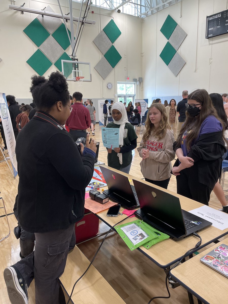 lggarber's tweet photo. SWCA visiting Pleasantview MS. Lots of interest in career tech! @SWCA_Careers @SWCSD https://t.co/UlgC7dctQS