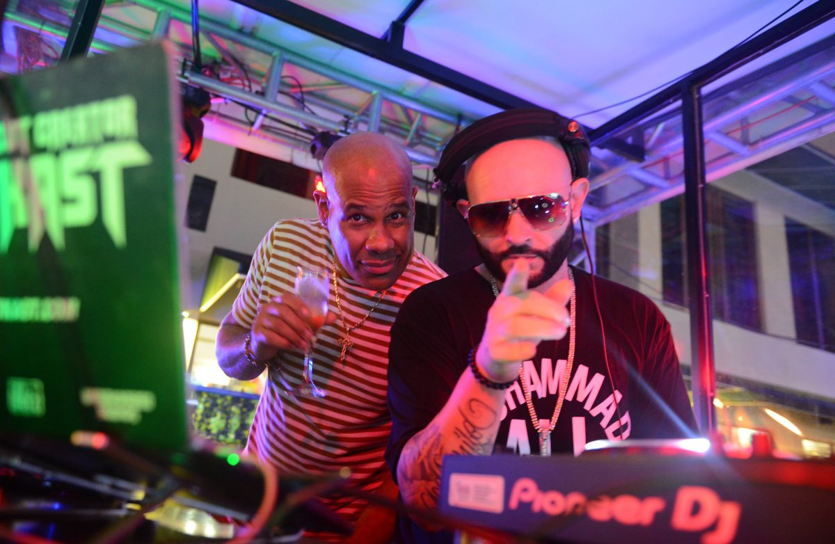 Laser101's tweet photo. about last night in Aruba with @djenvy
#laser101 #djoutkast #geemoney #sbmf #sbmf23 https://t.co/wOYfSQggGn