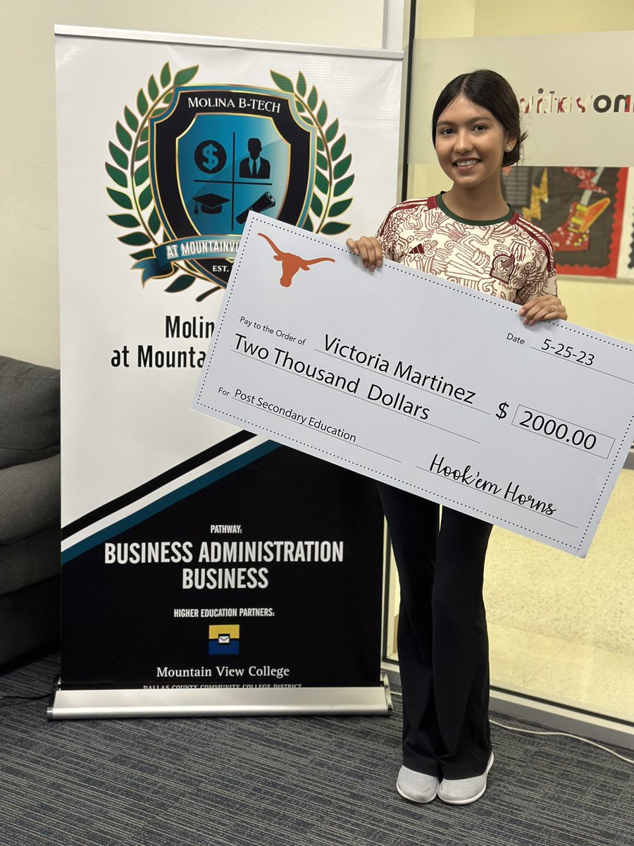 YeIbarra07's tweet photo. Proud of our students and all their accomplishments! #UTAustinBound #HookEmHorns ๐ค#MolinaBTECH https://t.co/ZfakNFX4eR