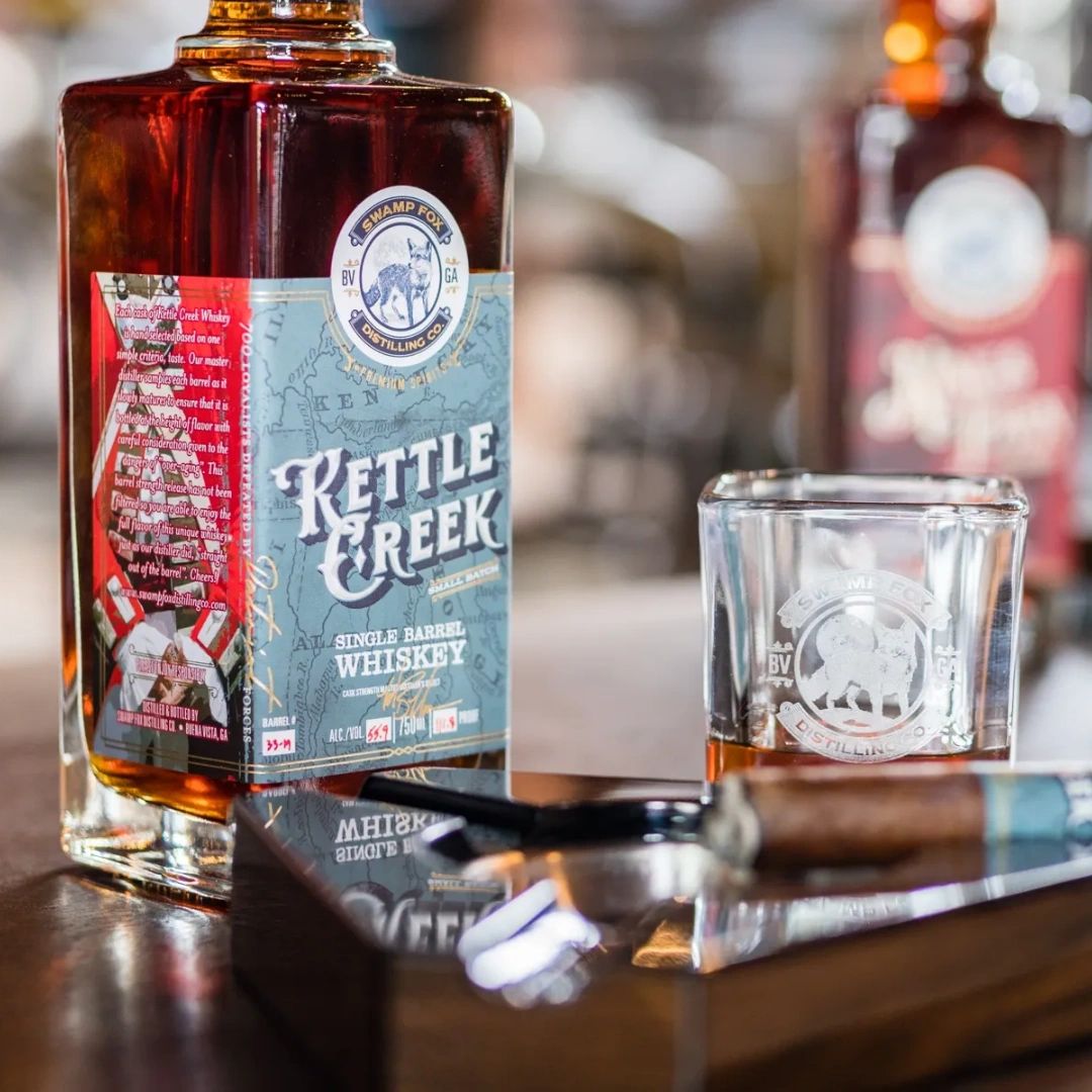 swampfoxspirits's tweet photo. Single barrel whiskeys offer a premium taste you can't find anywhere else! Since they're aged in only one barrel, there's a unique flavor profile. See if you can taste the difference with our Kettle Creek Malt Whiskey Cask Strength. https://t.co/b2KT2JkZey