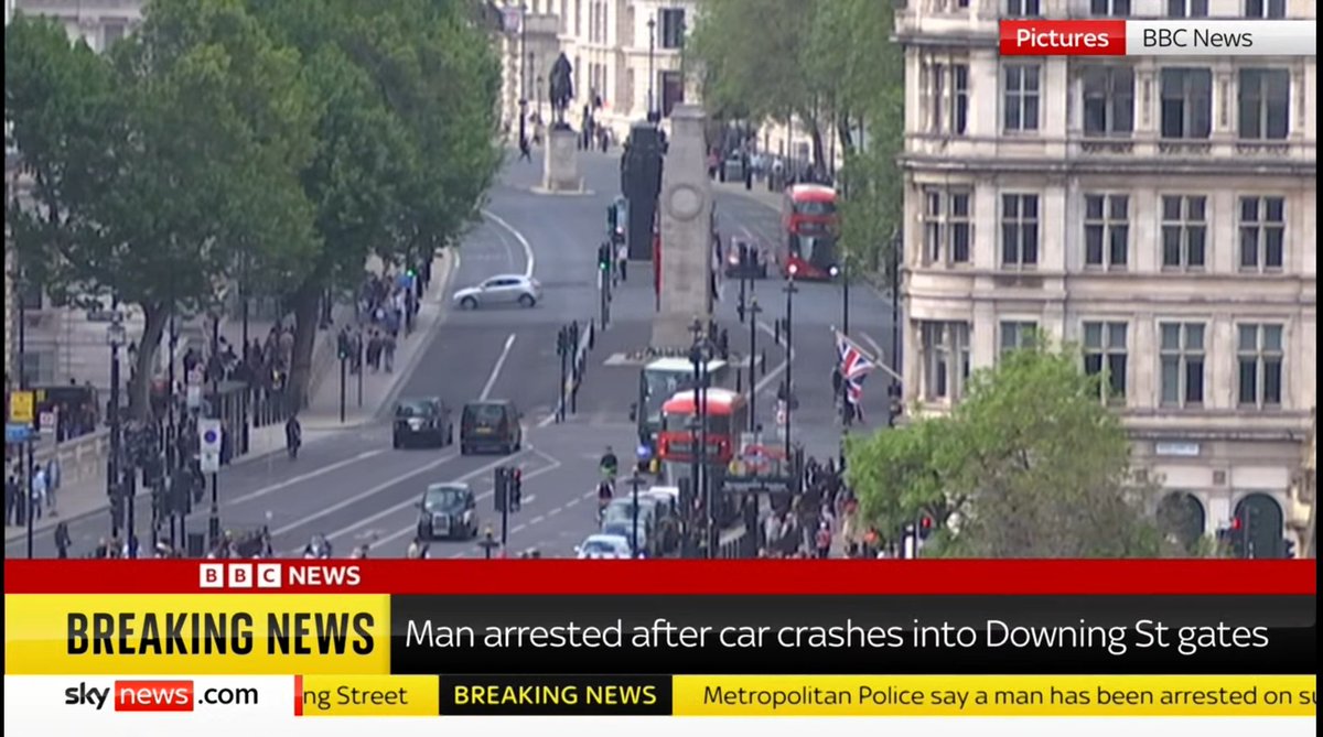 Is Sky News taking live output from  BBC News (#BBCNewsChannel as was)?! 🤔 I don't think I've ever seen pictures with the lower thirds of the latter remaining on a rival's channel before.