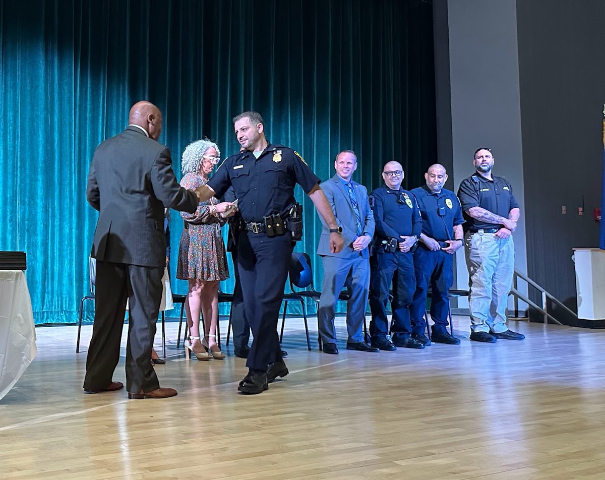 HartfordSuper's tweet image. Our School Safety Officers are the first face our children see when they step into our buildings. They form meaningful relationships with our students &amp;amp; keep our community safe. I was honored to celebrate them yesterday!
@Hartford_Public #SuperProud #WeAreHPS