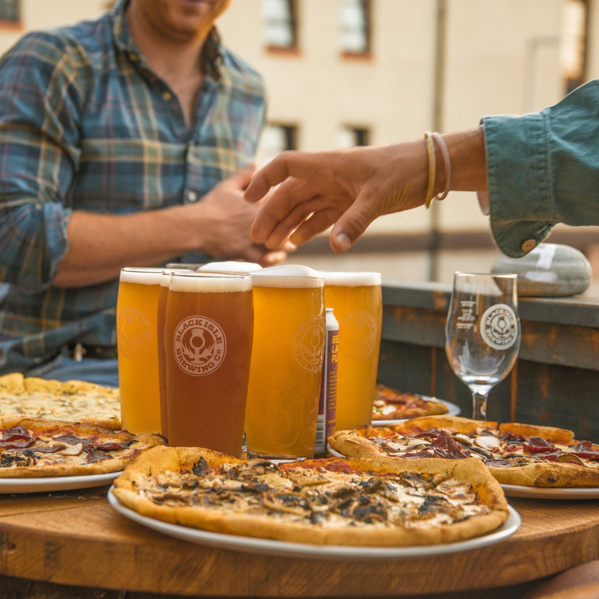 We have outdoor seating at both the Inverness and Fort William bars. Soak up the sun or find cosy comfort under cover, all while savouring our organic beer and wood-fired pizza. We warmly welcome your four-legged friends, both inside and out. Come and join us!