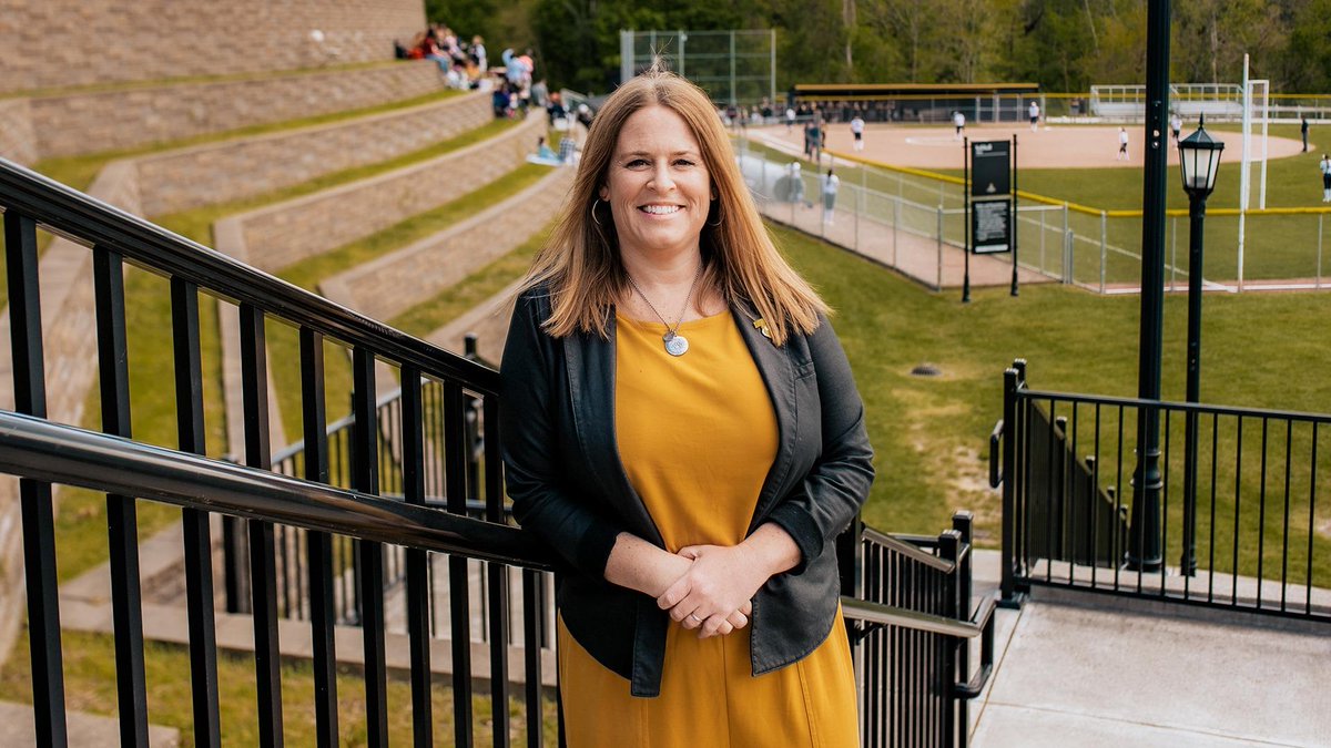 NCAC's tweet photo. .@DePauwAthletics Director of Athletics Stevie Baker-Watson has been recognized by the NCAA Minority Opportunities and Interests Committee (MOIC) and NCAA Office of Inclusion as a Champion of Diversity and Inclusion. #NCACPride
📰: https://t.co/SYRHf8d6BZ https://t.co/0HGsdBYn8F