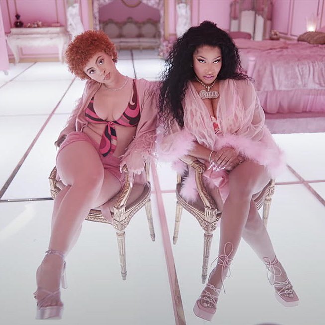 tracklist's tweet photo. Nicki Minaj e Ice Spice estão presentes na trilha sonora de #Barbie com uma nova versão de “Barbie Girl”, do Aqua.

Um trecho da canção aparece no final do novo trailer. https://t.co/BjRdTjMYHq