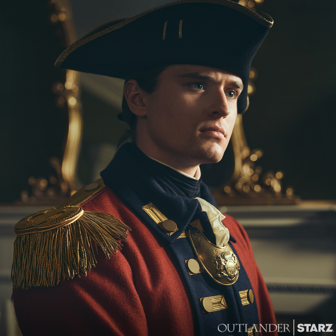 Some would say William Ransom looks like a natural born leader. Wonder where he got it from? #Outlander