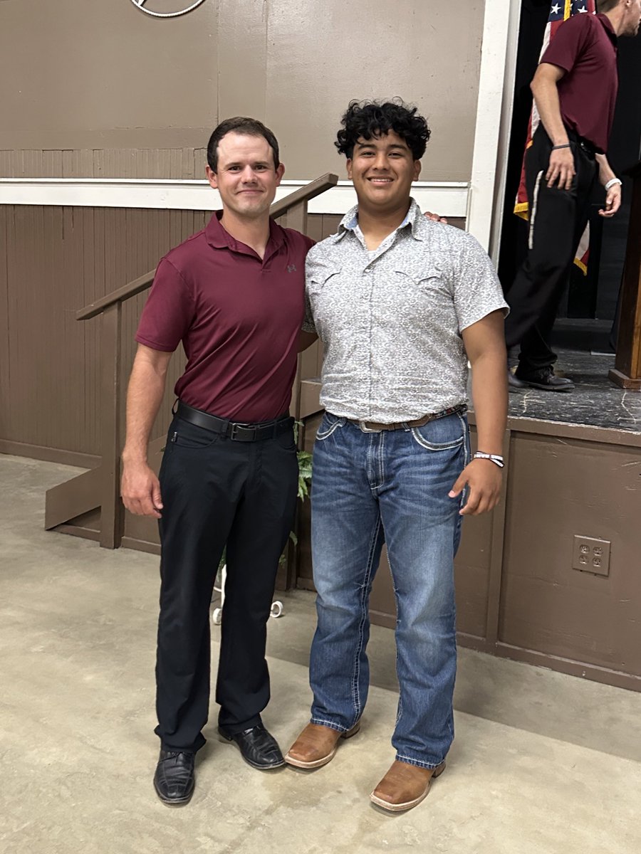 erikcastillo65's tweet photo. Atheltic Banquet 2023 
• Football:
   - District Lineman of the Year
   - All East-Texas Football Team Honorable Mention Offensive Tackle 
   - All-State Football Team 3rd team Offensive Tackle 
• T&amp;F (discus):
   - Area champion
   - Regional champion 
   - State medalist 🥉 https://t.co/itdla4P38u