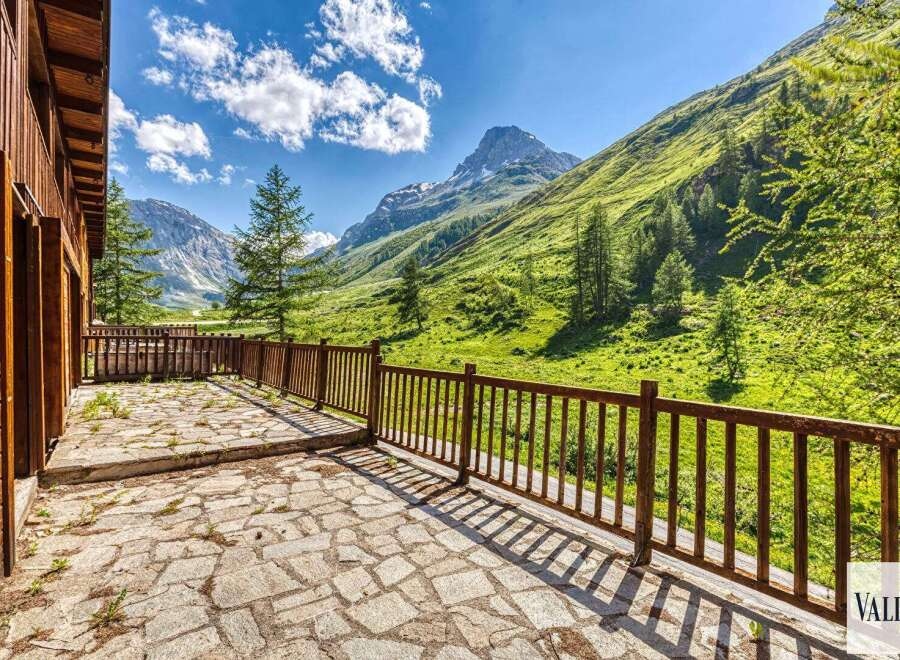 Val D'isere, France
2,612,500 EUR
5 bed
✔ South west exposure
✔ Fully furnished
✔ Must see

snowonly.com/france/val-dis…
#snowonly #skiproperty #mountainretreat #skihome #skiresidence #vacationhome #skiinglife #mountainliving #snowlife