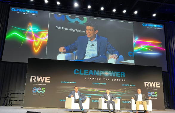 The final day of #CLEANPOWER23 opened with @JasonGrumet, CEO of @USCleanPower; @LE0NARD0M0REN0, President of @TheAESCorp Clean Energy; and Armando Pimentel, President and CEO of @insideFPL talking #greenhydrogen and the #cleanenergytransition.