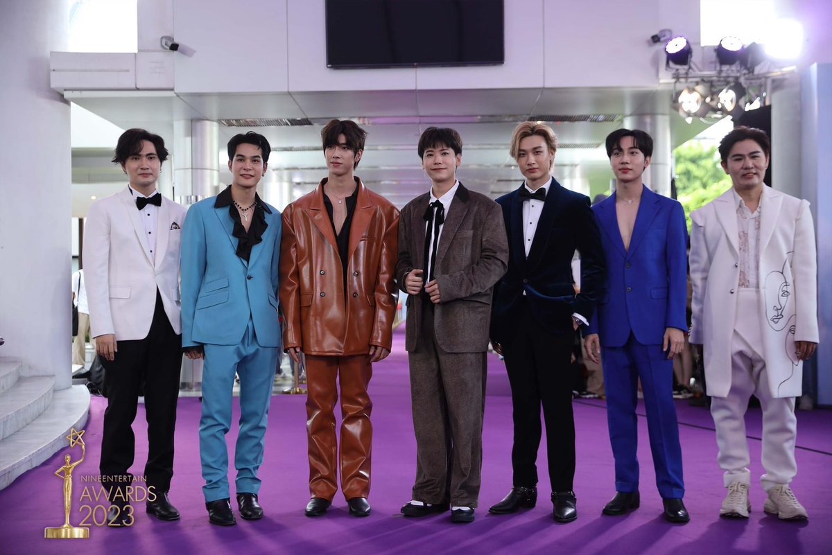 gunnapatn's tweet photo. ขอบคุณสำหรับวันนี้นะครับ ทุกคนที่มาทักทาย มาถ่ายรูป มาบอกคิดถึง และทุกคนที่ดูผ่านหน้าจอนะครับผม ฮีลใจผมมากๆ 
ช่วงนี้เป็นกำลังใจให้ผมเยอะน้า 💛ต้องการมากๆฮับ
#9entertainAwards2023 https://t.co/5ZJQRG3976