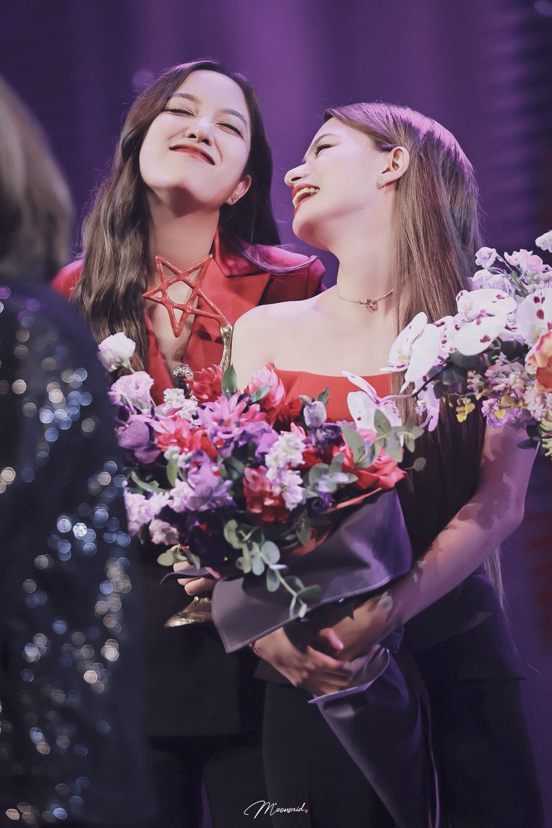 Rixylim08_'s tweet photo. BOTH OF YOU PLEASE GET UP 😭
#9ent2023xfreenbecky https://t.co/0mONTXH0yi