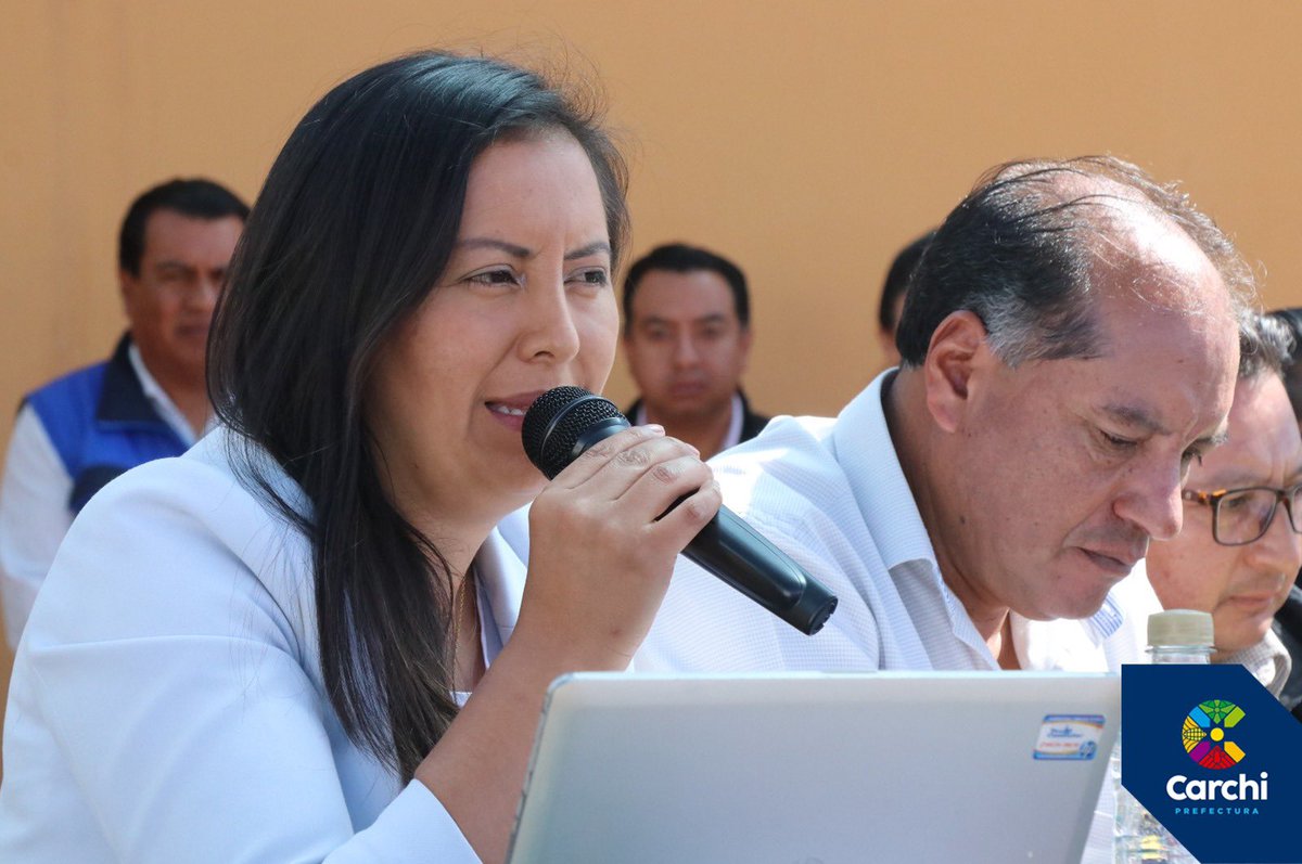 CarchiPrefectur's tweet photo. En delegación de nuestro Prefecto del Carchi, @JRoblesOficial, la Viceprefecta, @04vero_garcia mantuvo una reunión con el Comité de Agricultores y autoridades provinciales en el cantón Bolívar para tratar aspectos que protejan la actividad de los comerciantes.

#ComenzamosJuntos https://t.co/fqNW21gd3I