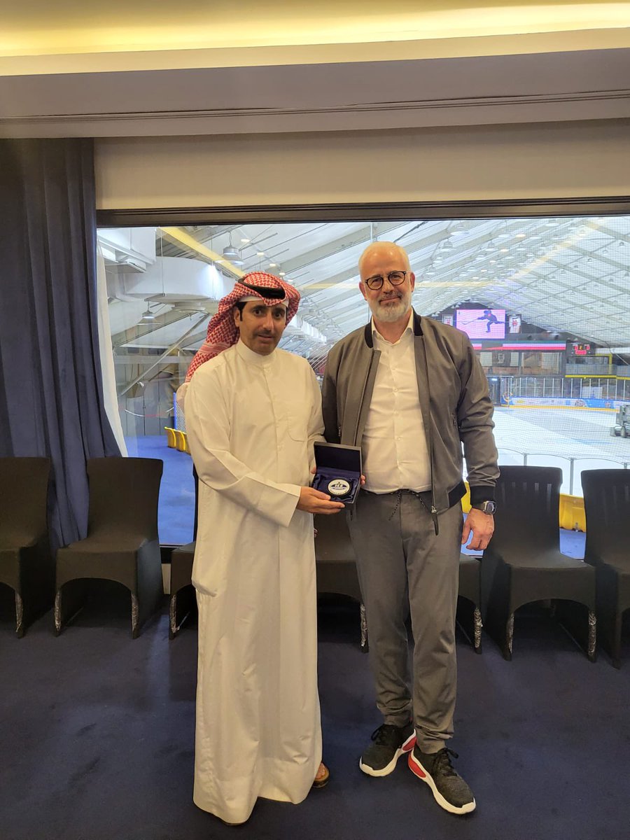 الاتفاق مع الشركه الالمانيه للصيانه الدوريه لمنشأة #نادي_الالعاب_الشتويه  استعدادا للموسم القادم وتجهيز صالة التزلج لاستقبال جميع فرق النادي #الهيئه_العامه_للرياضه #القناة_الرياضية #الكويت ❄️🇰🇼