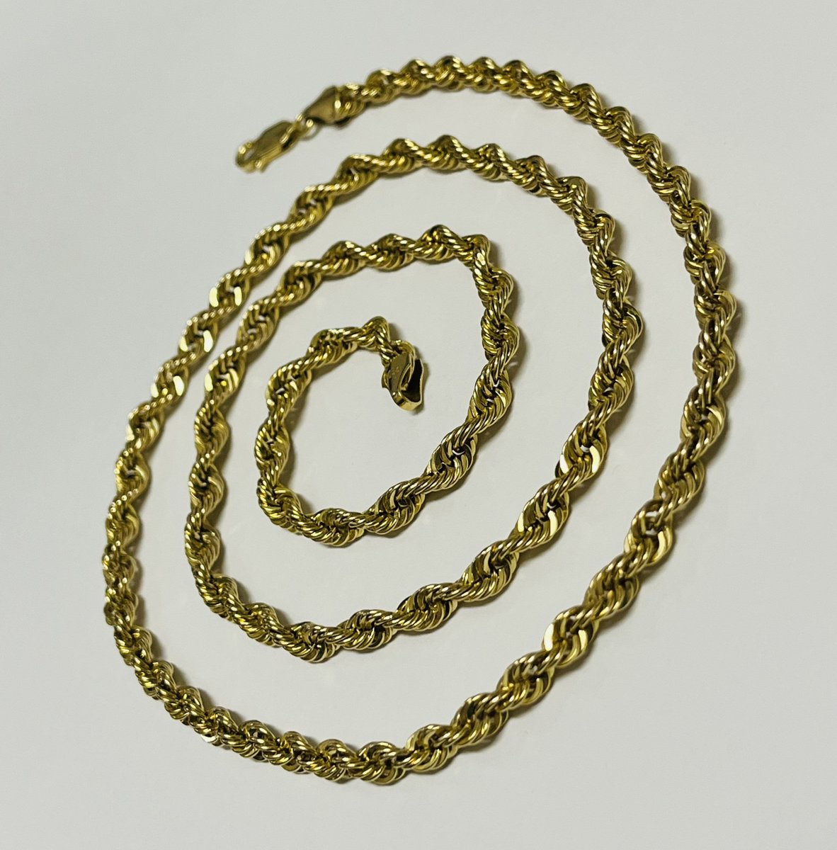 Excited to share the latest addition to my #etsy shop: Vintage 10K Yellow Gold Rope Link Chain etsy.me/3osYxYr #gold #rope #lobsterclaw #10kyellowgold #pgda #pagoda #designer #ropechain #chain