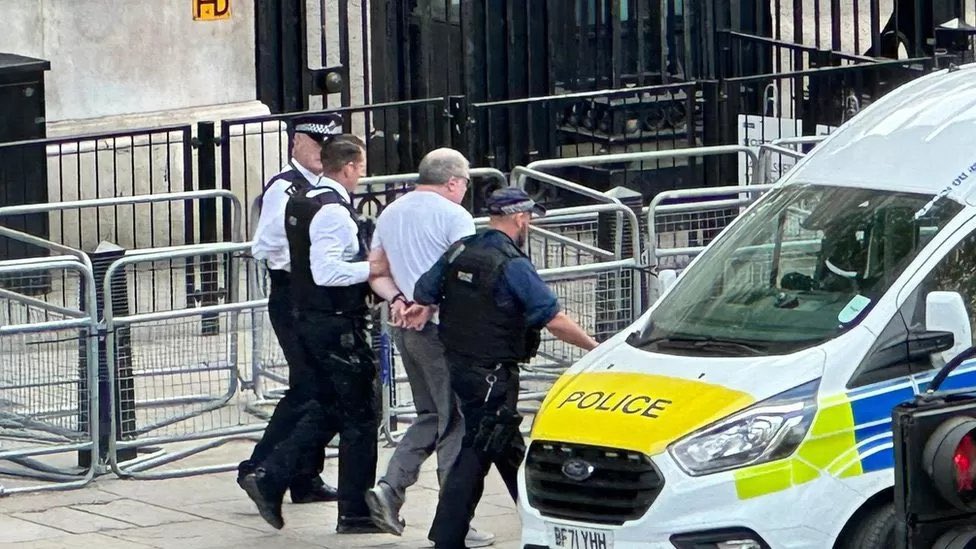 Culprit has been identified as a Ronnie F Pickering 
#BREAKING #UK #ENGLAND #LONDON