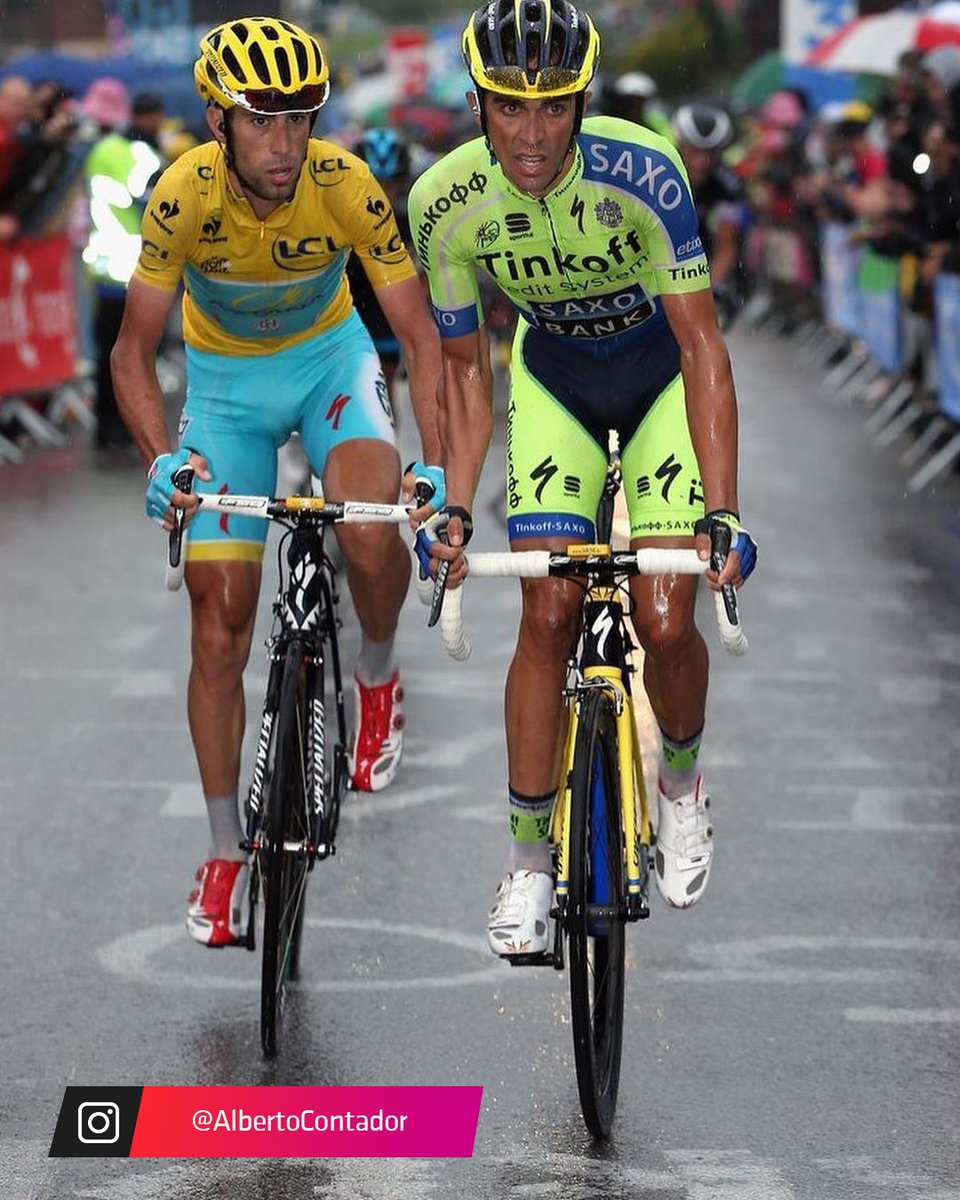 ESPNCiclismo's tweet image. ¡Cumbre de leyendas! Alberto #Contador y Vincenzo #Nibali se reunieron en el #GiroDItalia y compartieron recuerdos de grandes batallas. ✨

#ESPNCiclismo