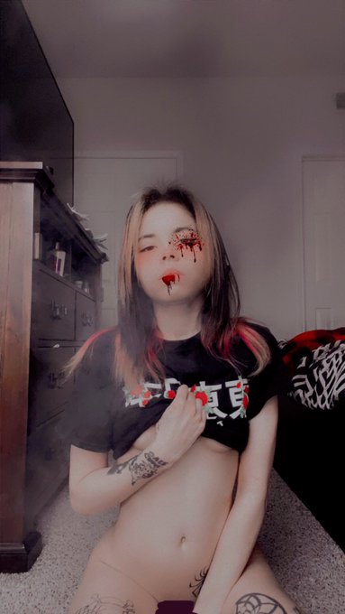 My bloody smoke break 😍💀 https://t.co/qG9D4EdCuH