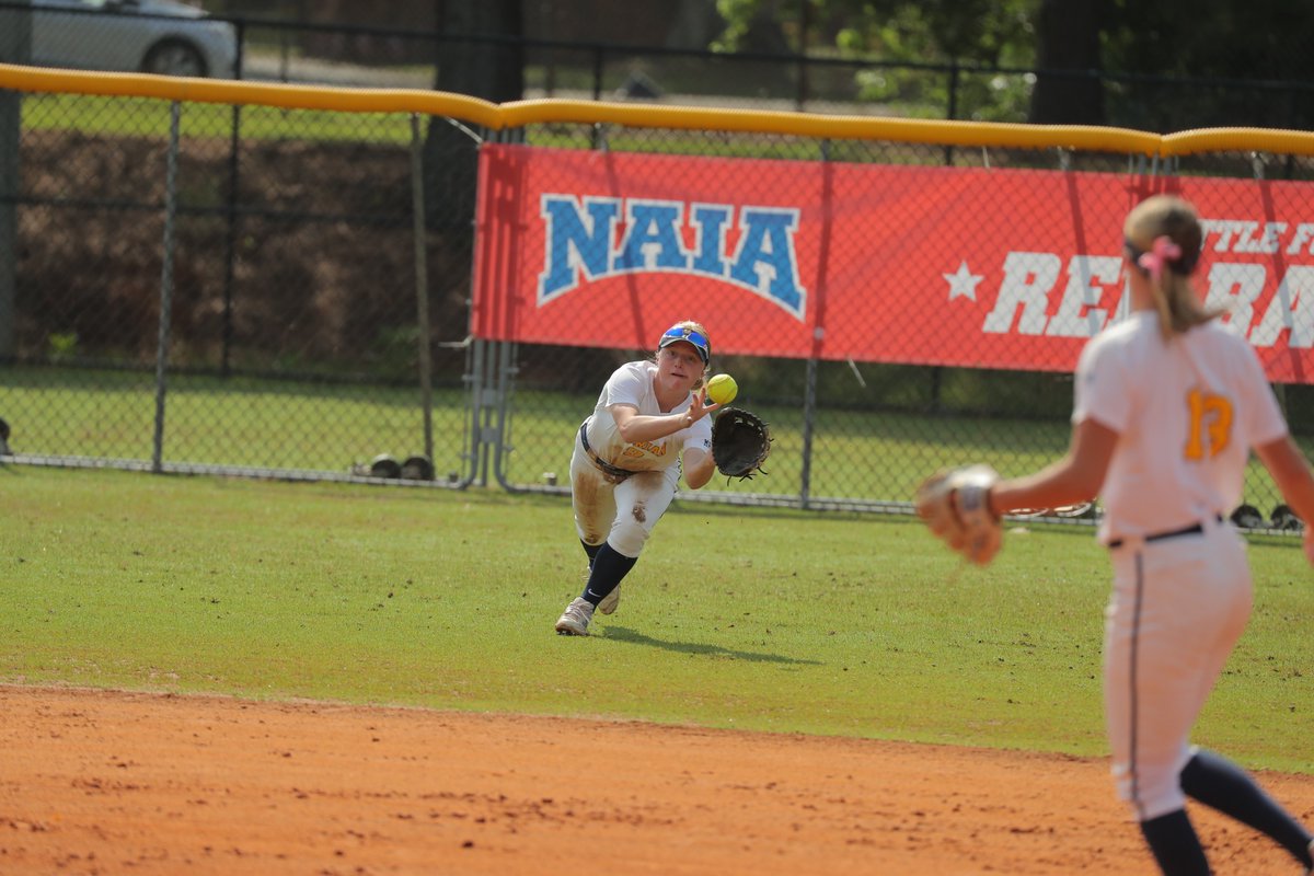 So many big plays for the Knights today, go check out the full gallery from <a href="/MarianKnightsSB/">Marian Softball</a>'s win over Midland!

📸:muknights.com/galleries/soft…