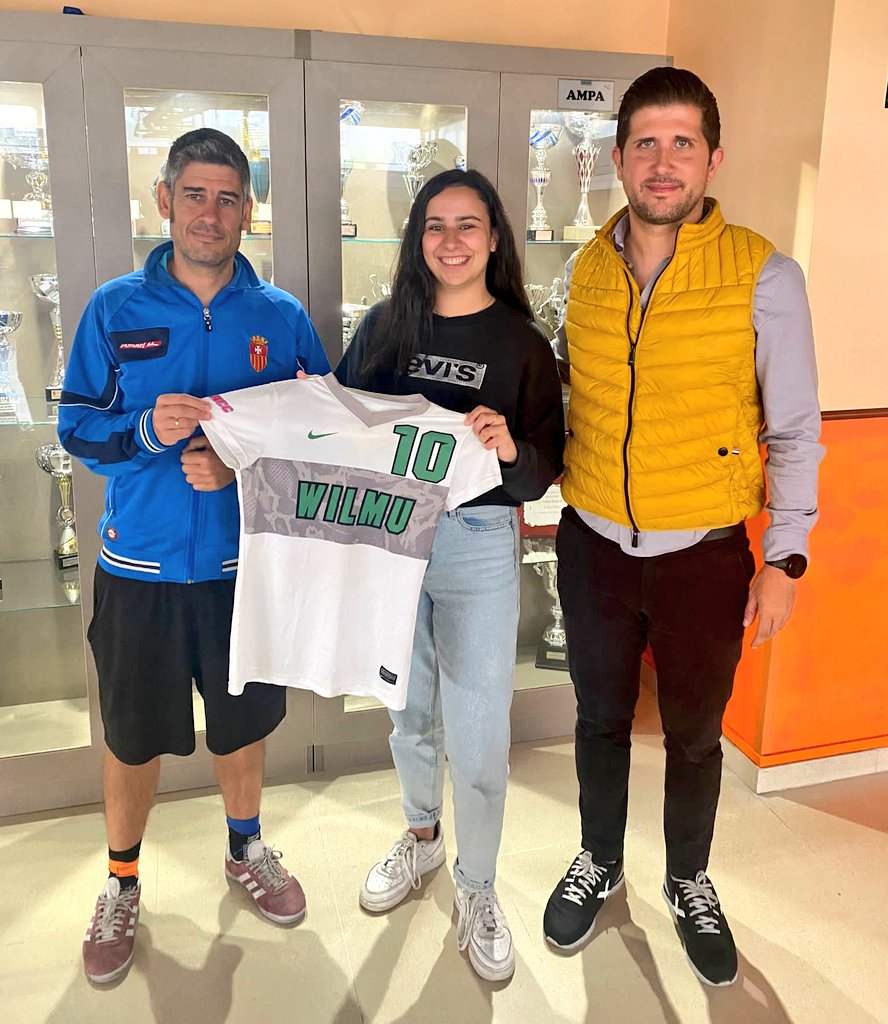 EDLaMerced's tweet photo. 🎁 SORTEO

👕 ¿Quieres ganar la camiseta de la @wilmu de nuestra embajadora Lucia Moreno?

➡️ Da RT y síguenos en @EDLaMerced

¡Mucha suerte a todos! https://t.co/xjmrPkuf4P