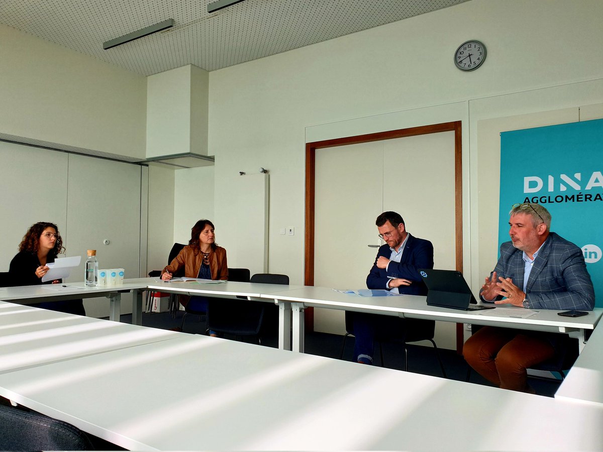 Arnaud Lécuyer, Président de <a href="/DinanAgglo/">Dinan Agglomération</a> et Mickaël Chevalier, Vice-Président en charge de l'Habitat et de la Politique de la Ville ont reçu aujourd'hui la presse afin de présenter le bilan triennal du Plan Local de l'Habitat et ses perspectives.