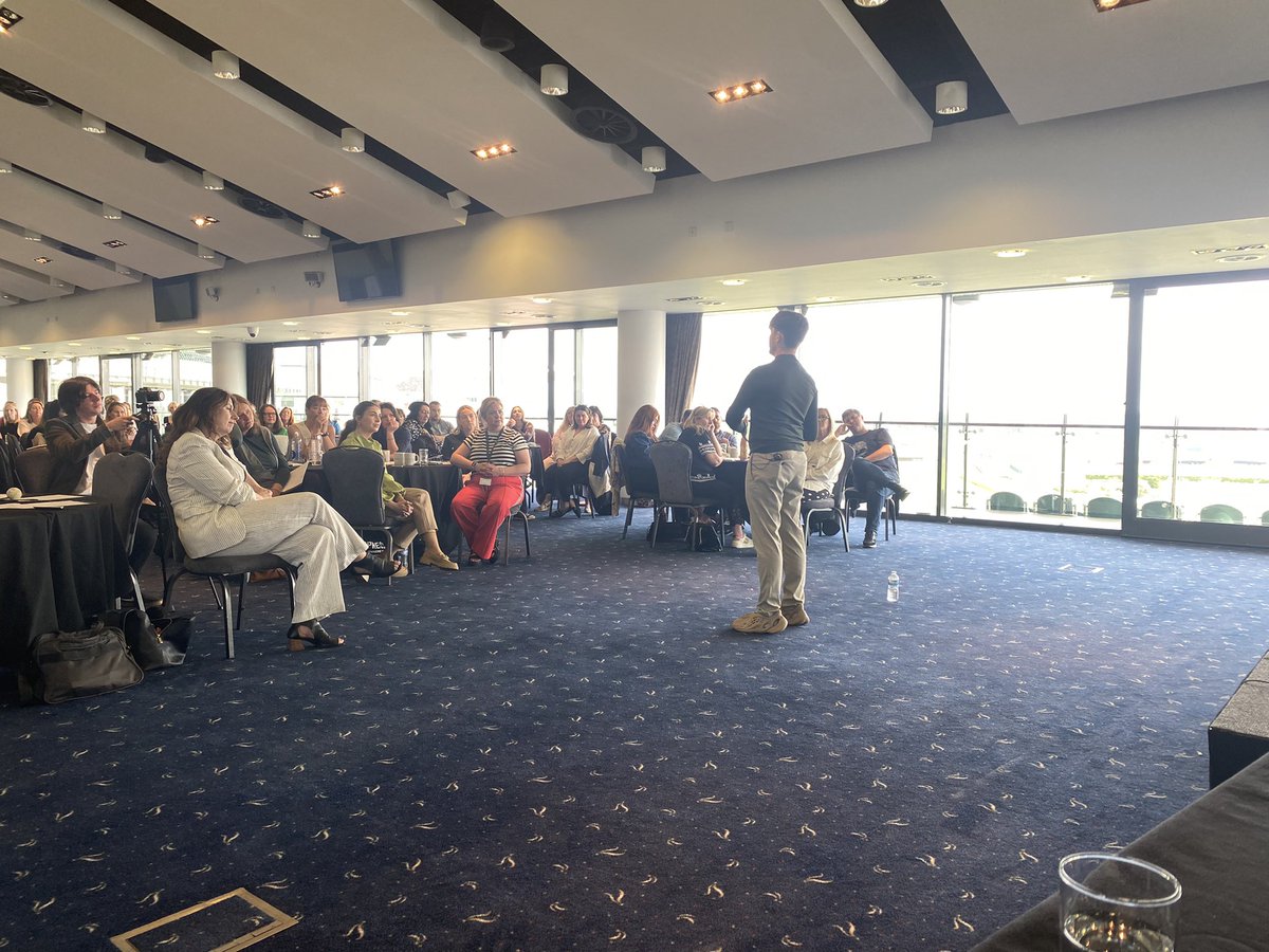 eduliverpoolscb's tweet photo. Wow @OfficialJRbrts thank you for you amazing contribution today! It really was fantastic to have you with us and hear your #spokenwork #poetry #story @_LisaCherry https://t.co/Ks68eKGjms