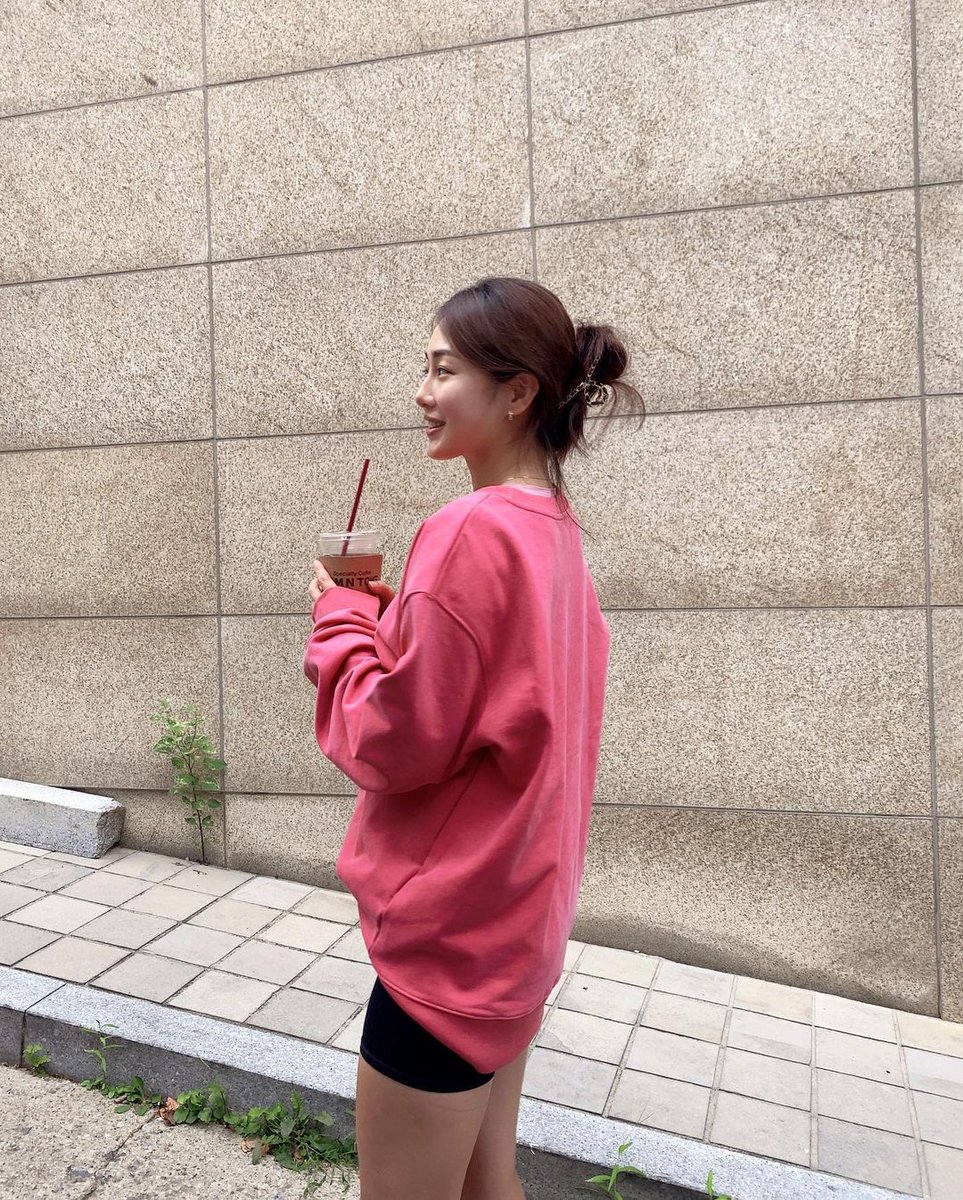 Delia90256's tweet photo. It's a beautiful day, perfect for a cup of coffee😎🌞🌟 https://t.co/enJbOoSY7b