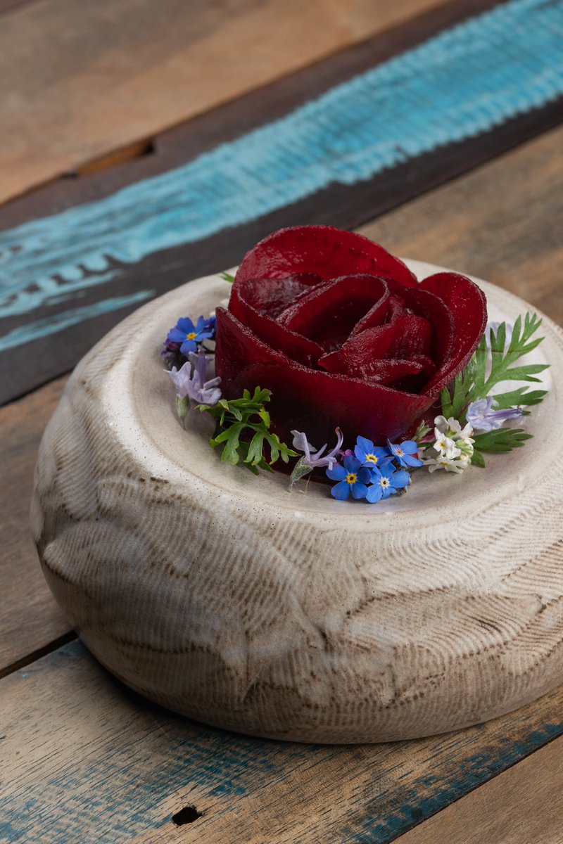 SimonJWoodUK's tweet photo. GOATS CURD | BEETROOT | ROSEMARY
Coming soon to the vegetarian menu @woodrestaurants
#veg #vegetarian #tasting #tastingmenu #woodmanchester #wood #woodmood #mood https://t.co/LTxzQT9hZY
